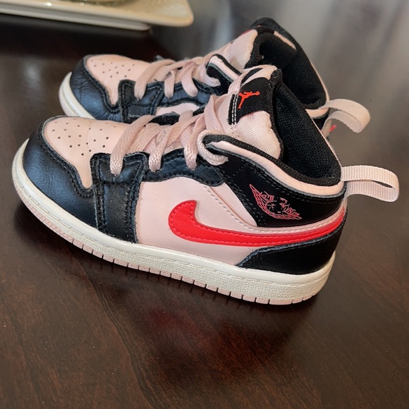 JORDAN 1 MID sneakers tennis shoes - Picture 4 of 6